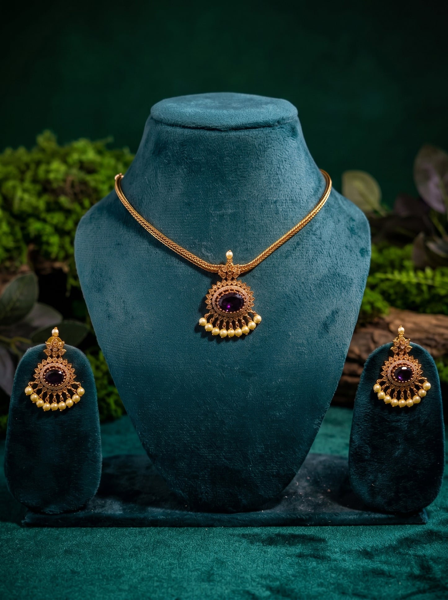Heritage Aura Necklace Set
